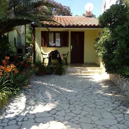 Apartment Klaudio Pjescana Uvala