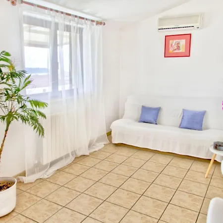 Klaudio Apartment Pjescana Uvala