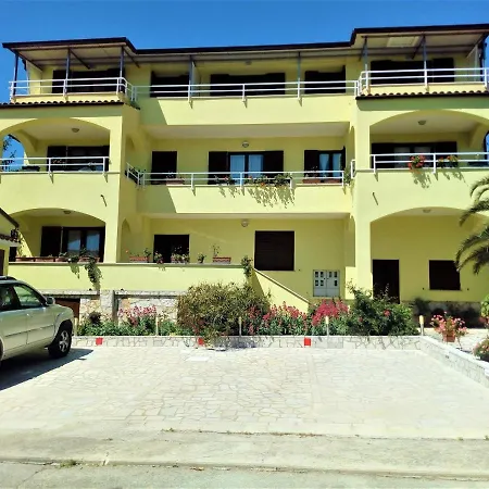 Klaudio Apartment *