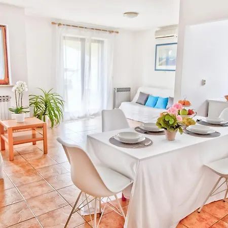 Apartment Klaudio *